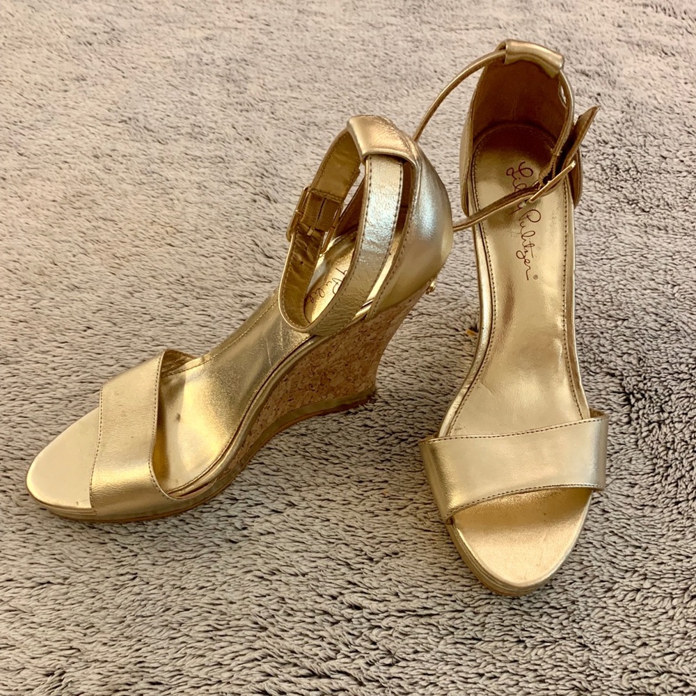 ✨Lilly Pulitzer Gold Metallic Wedges